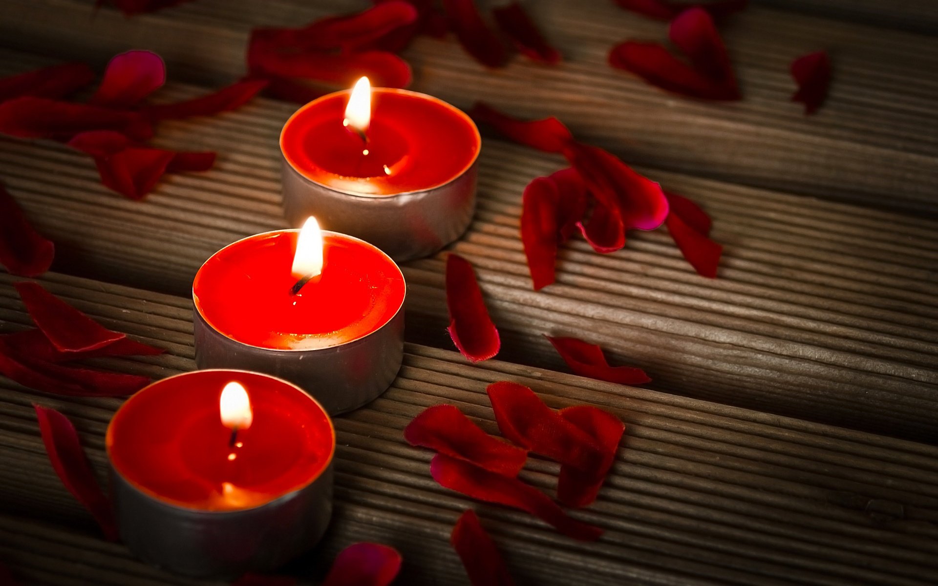 romanticismo petali candele