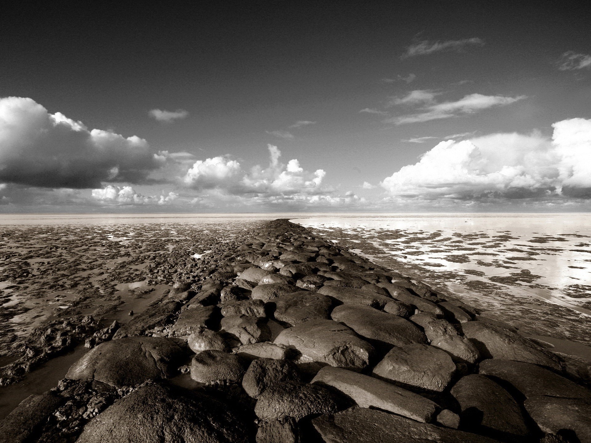 piedras nubes horizonte