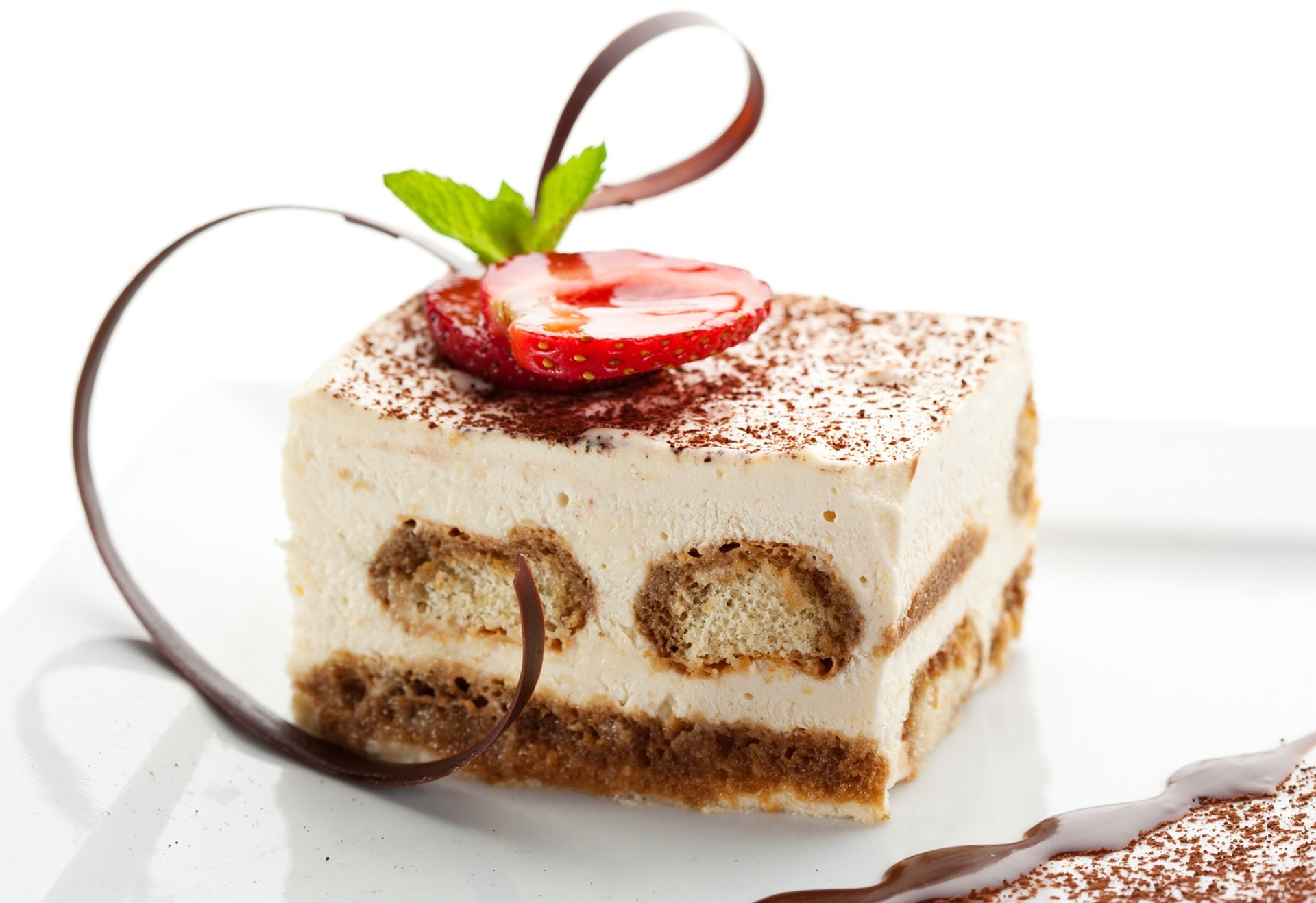 tiramisu fraise gâteau crème baies repas doux dessert