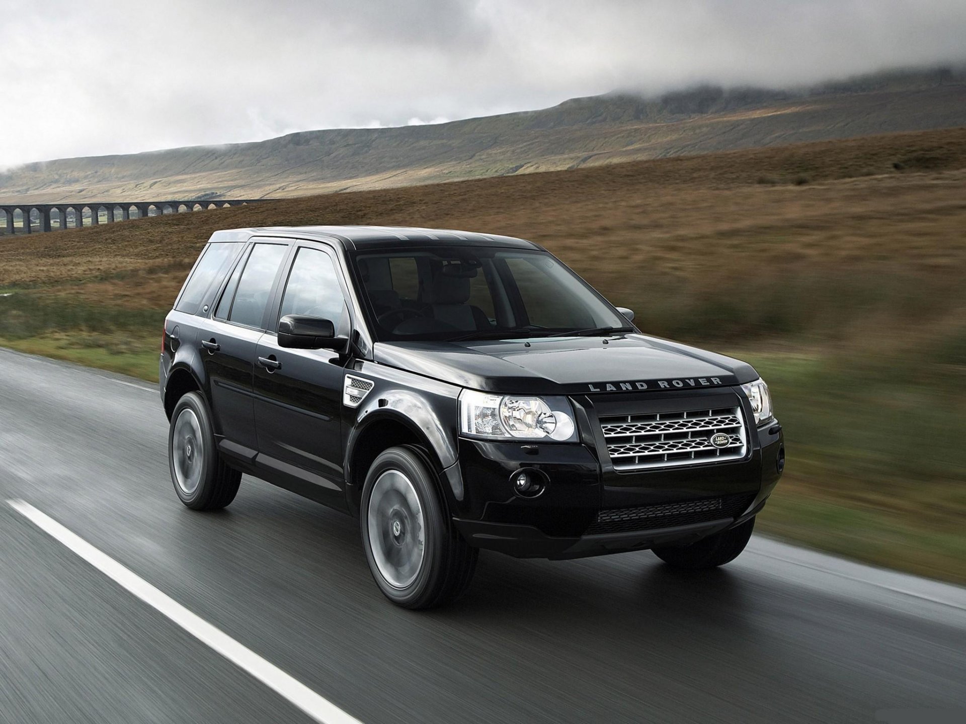 land rover geschwindigkeit brücke hügel