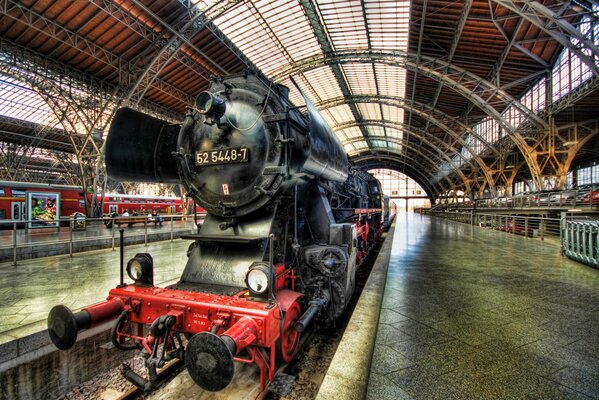 Eine seltene Dampflokomotive im deutschen Dresden