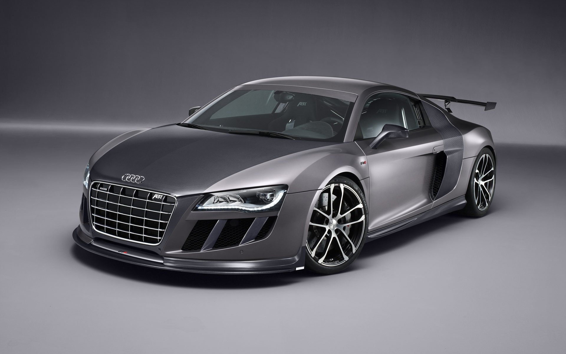 audi r8 aprox gt r gris