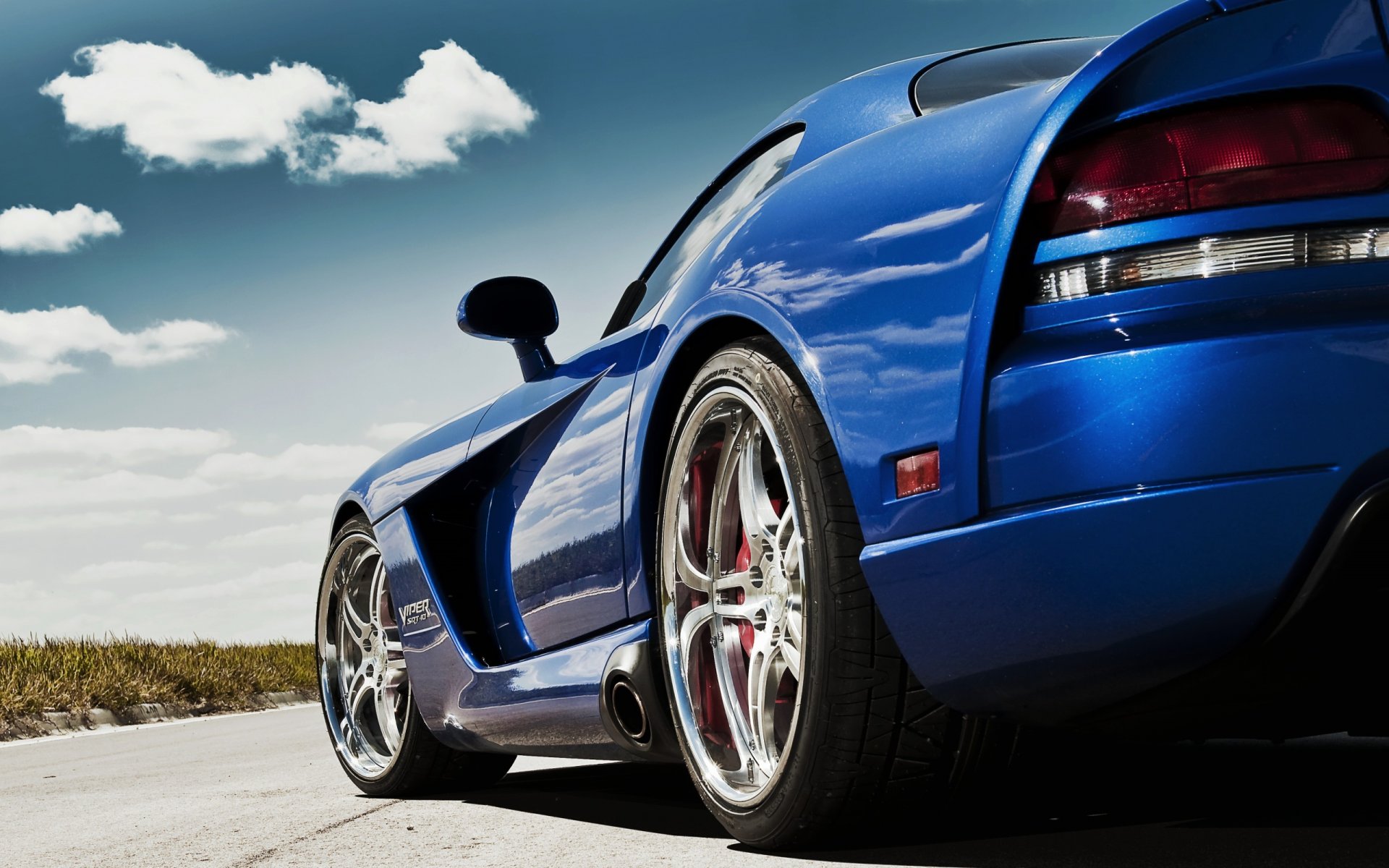 dodge viper car