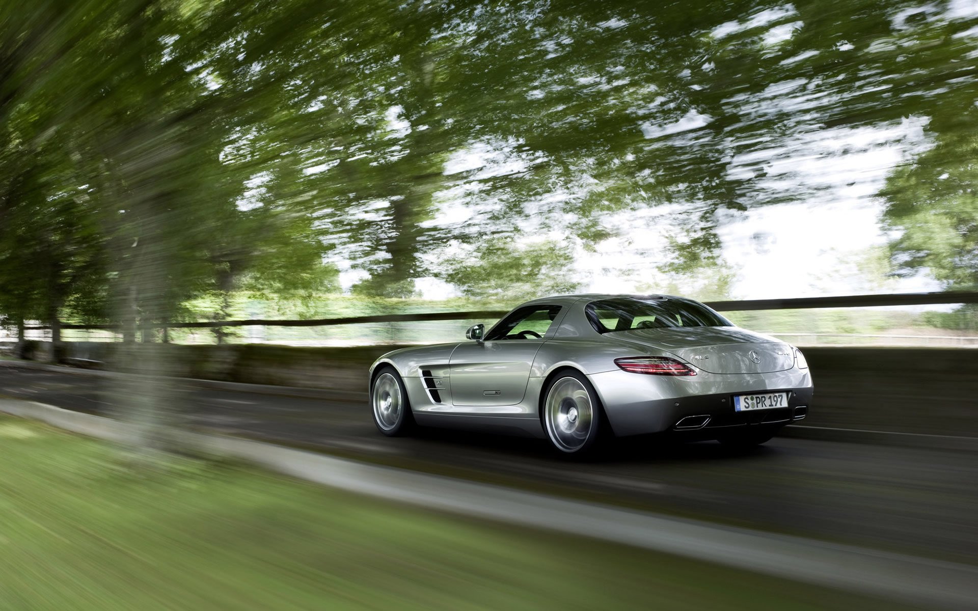 mercedes benz sls amg route vitesse arbres