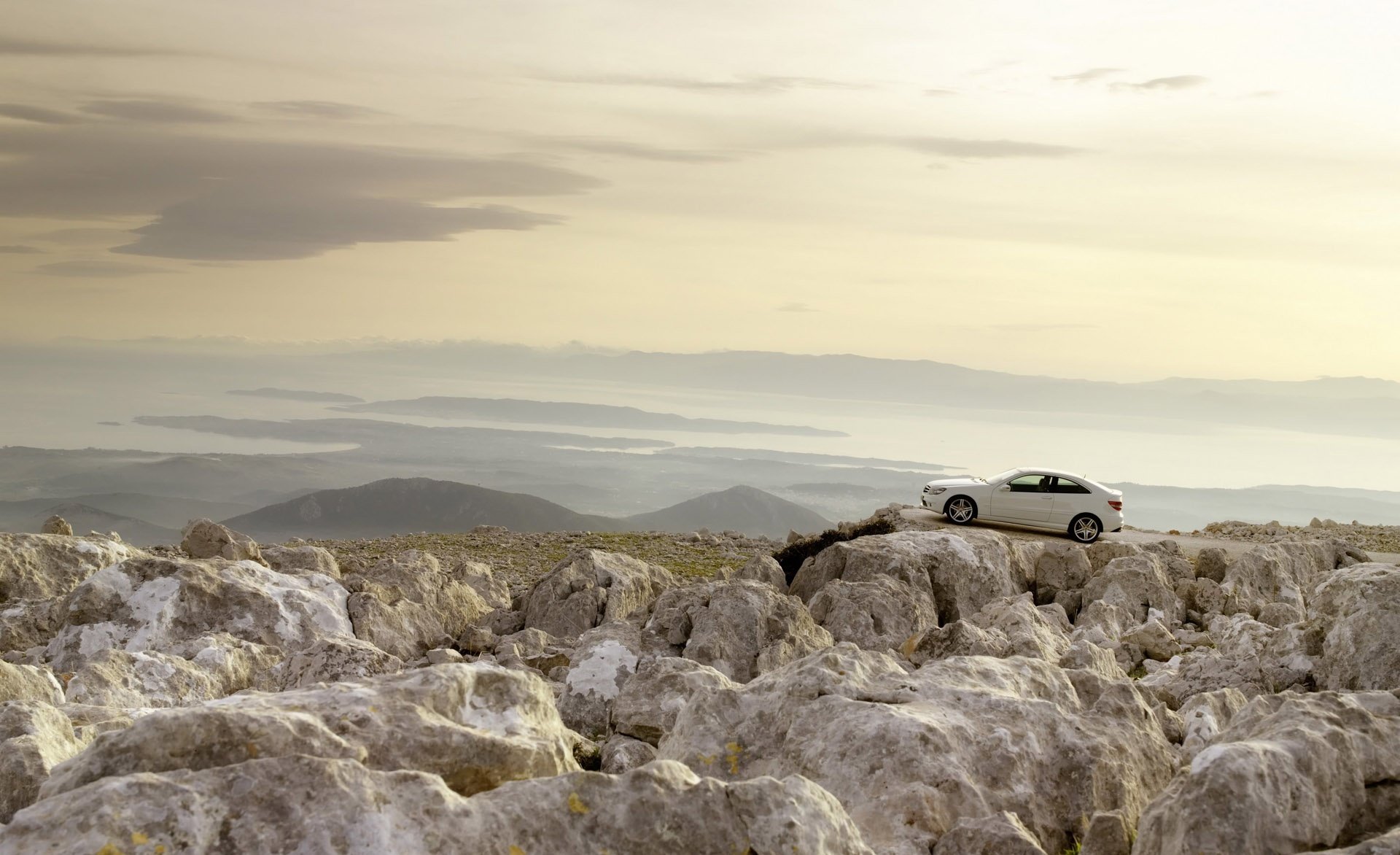 rocce mercedes montagne paesaggio cielo bianco mercedes rocce foto acqua mare oceano