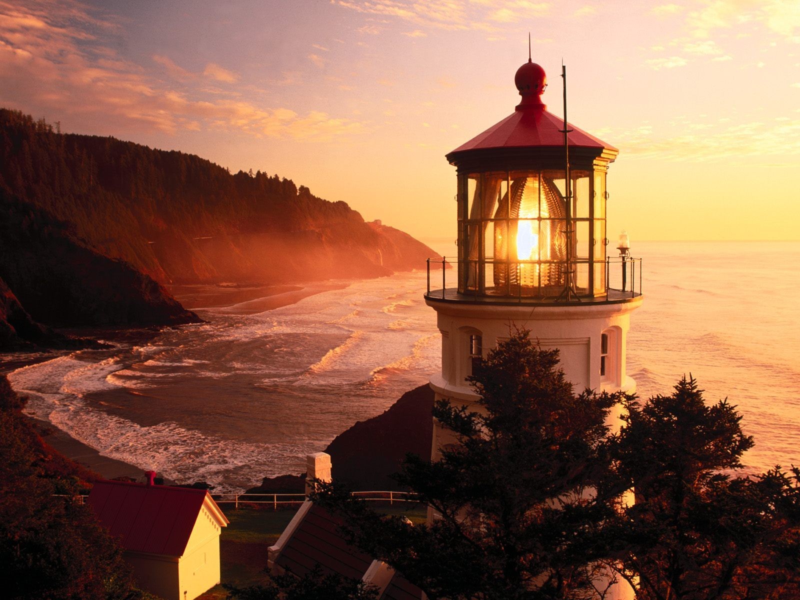 oregon sunset lighthouse