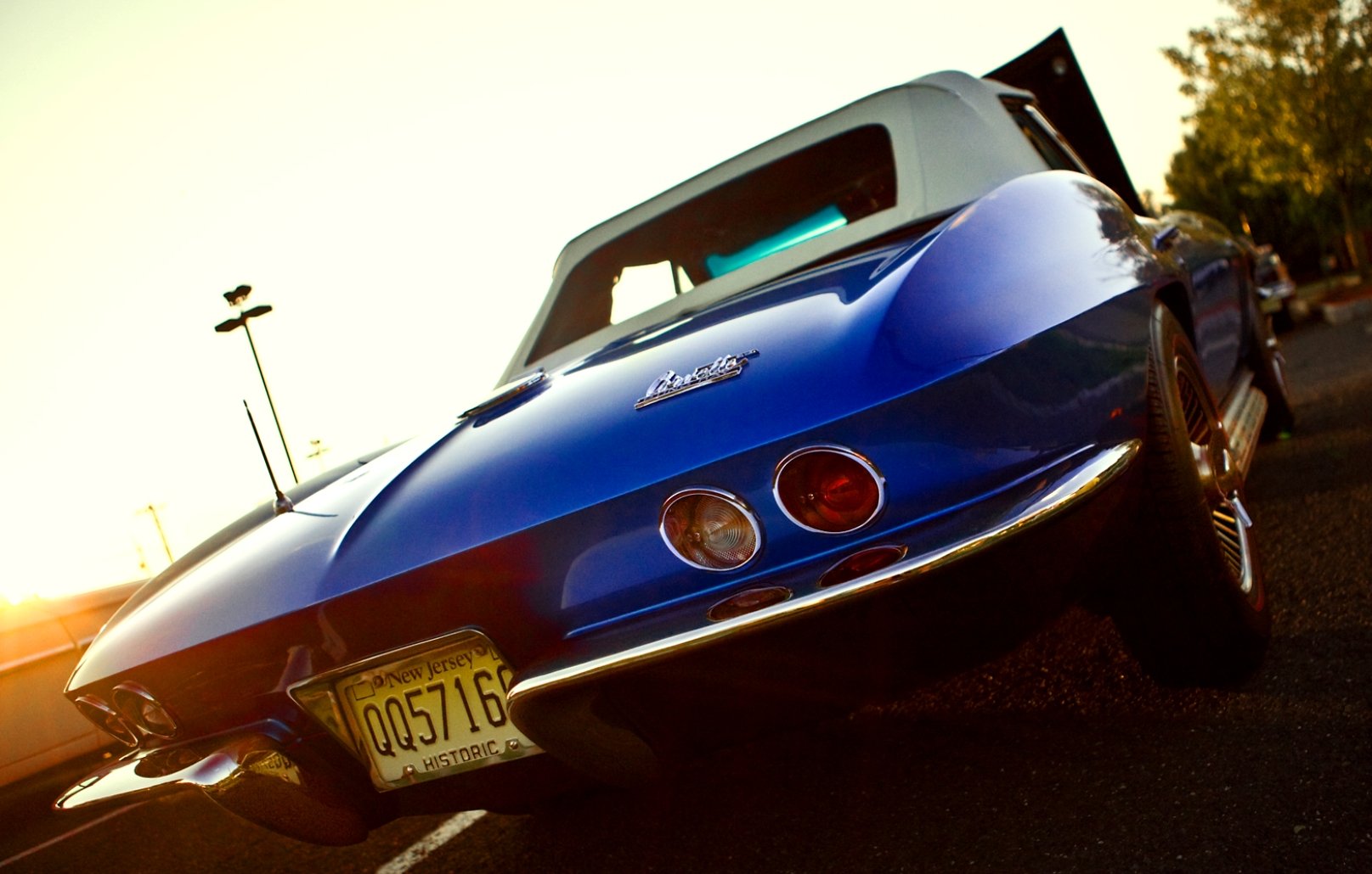 chevrolet corvette c2 sting ray