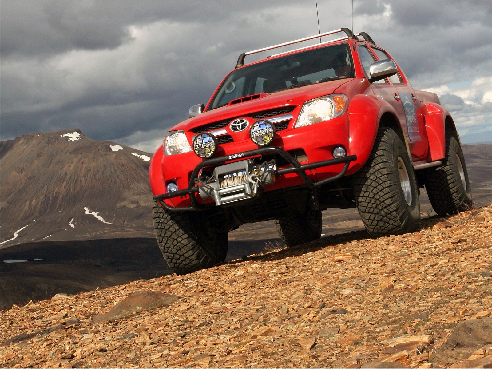 toyota hilux 2010 горы