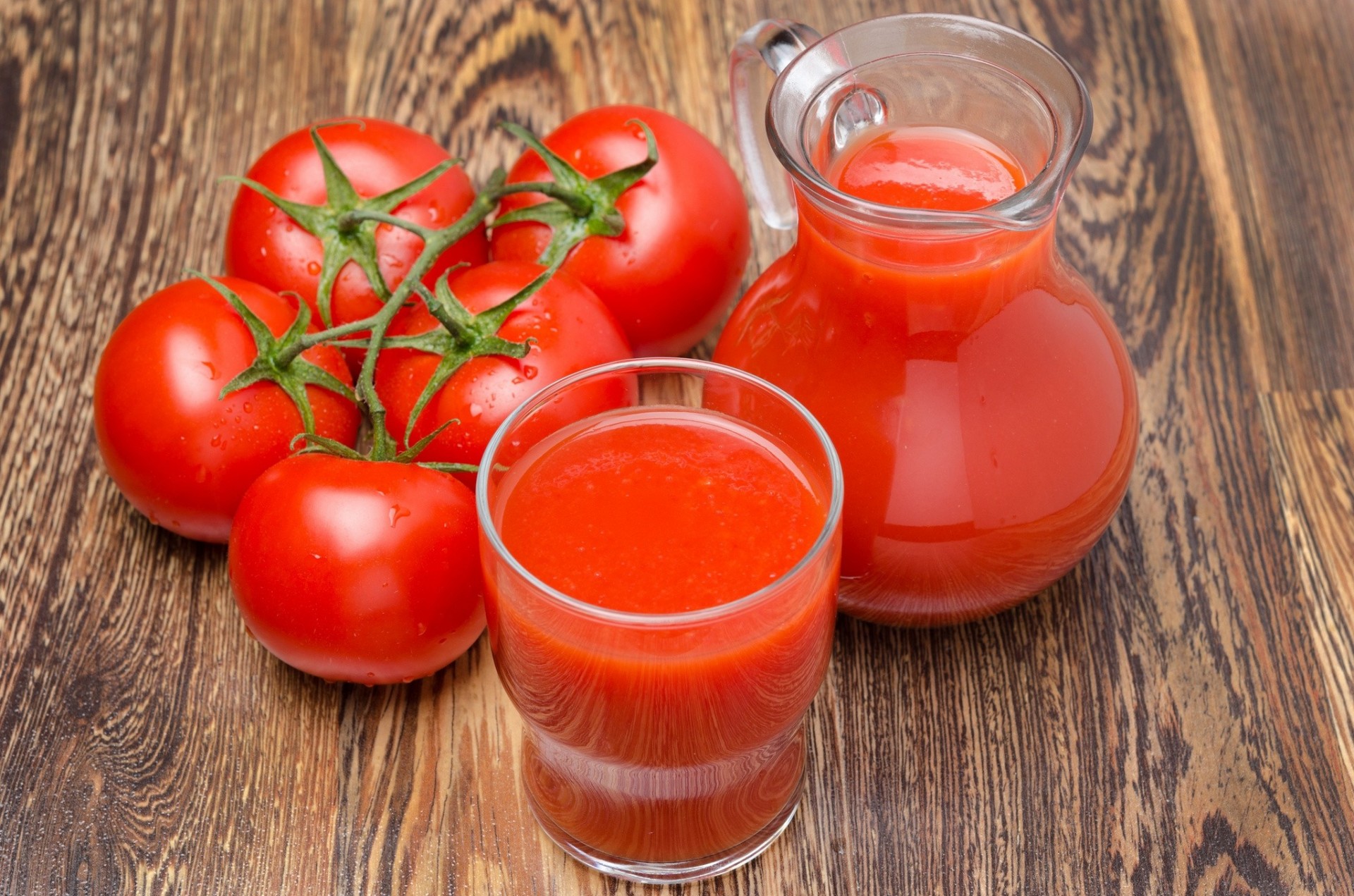 juice tomato glass pitcher table