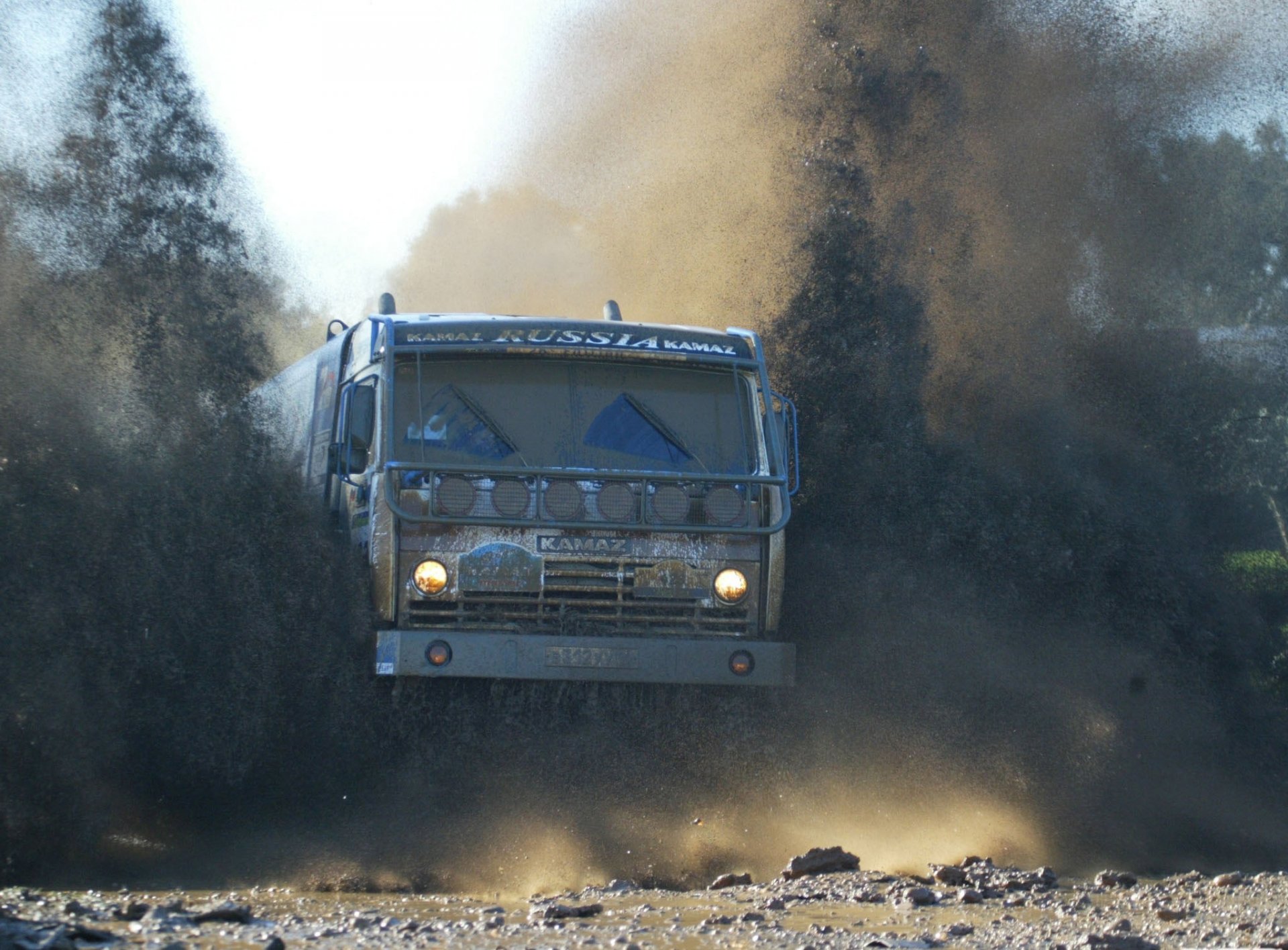 samochody ciężarówka błoto kamaz od droga