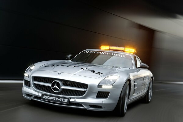 Security car Mercedes SLS 2010