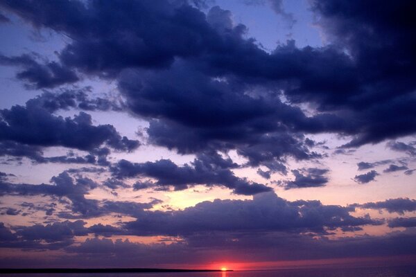 Coucher de soleil sanglant du Michigan