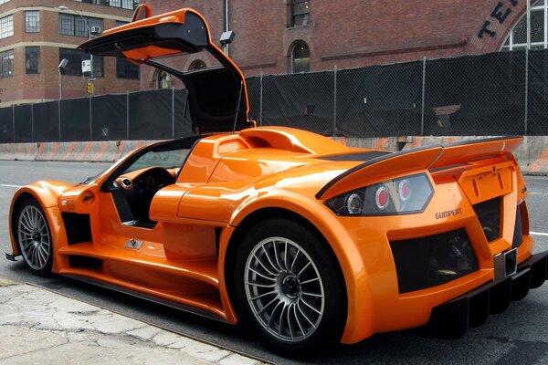 Gumpert Apollo orange buy discs