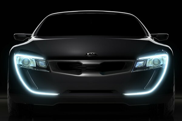 Conceptos de Kia en color oscuro y faros brillantes