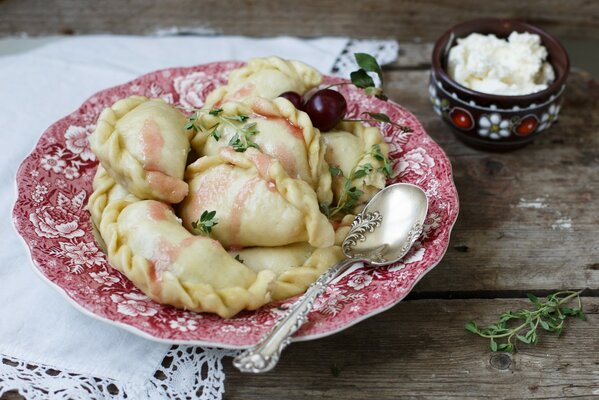 Delicious homemade pelemeshki