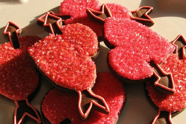 Galletas corazones rojos con flechas