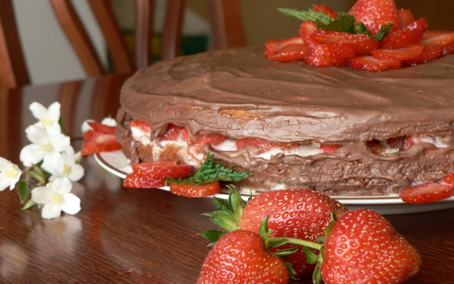 appétissant fraise chocolat gâteau dessert doux