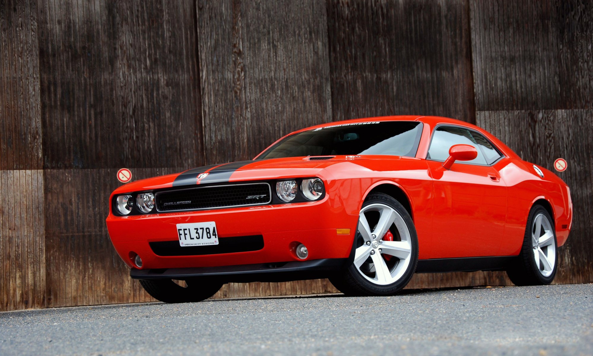 dodge challenger srt8