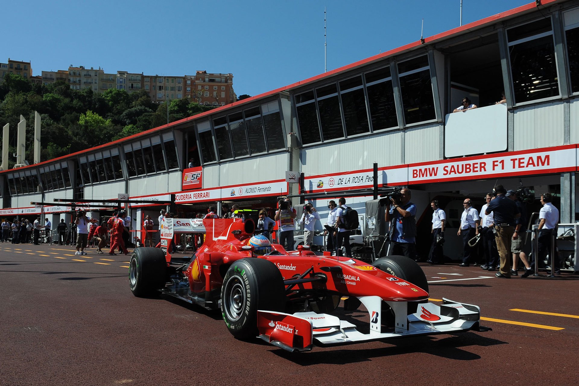 монте-карло 2010 f1 ferrari фелипе масса формула 1 боксы