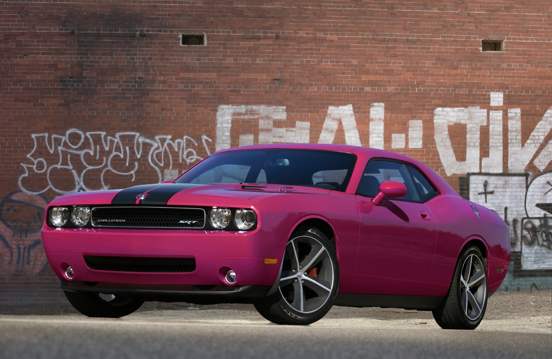 dodge challenger srt8 różowy