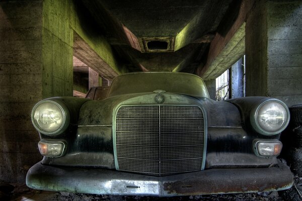 Forgotten rusty retro Mercedes