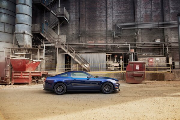 Image élégante d une Ford Mustang en usine