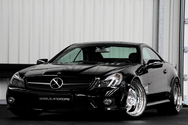 Tuning czarnego Mercedesa Coupe