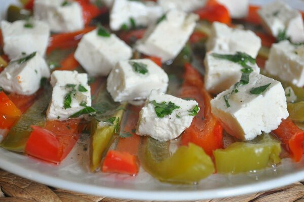 Poivrons rouges et verts au fromage