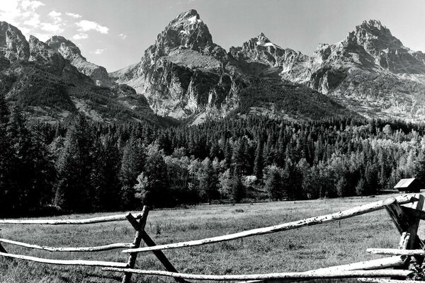 The Black and White Mountains of Wyoming