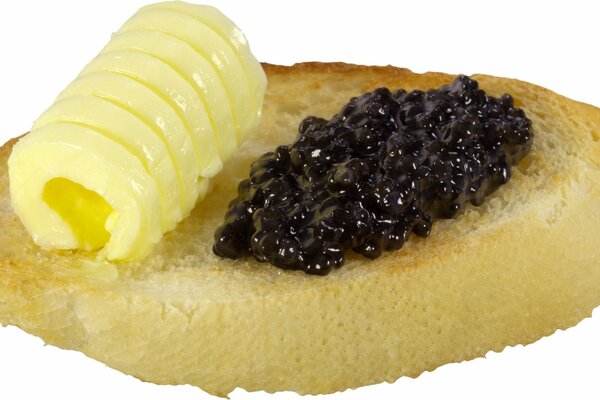 Sándwich de mantequilla y caviar negro