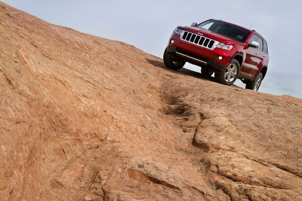 Imagen elegante de un Jeep Cherokee