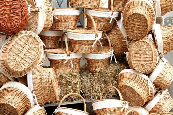 Wicker baskets as a wonderful kind of craft