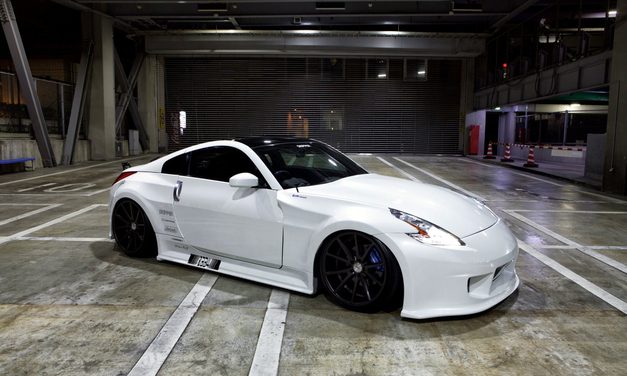 nissan 370z stance white vossen wheel