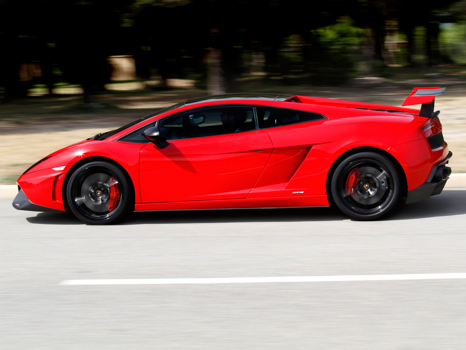 lamborghini gallardo lp570-4 super trofeo stradale widok z boku lamborghini czerwony