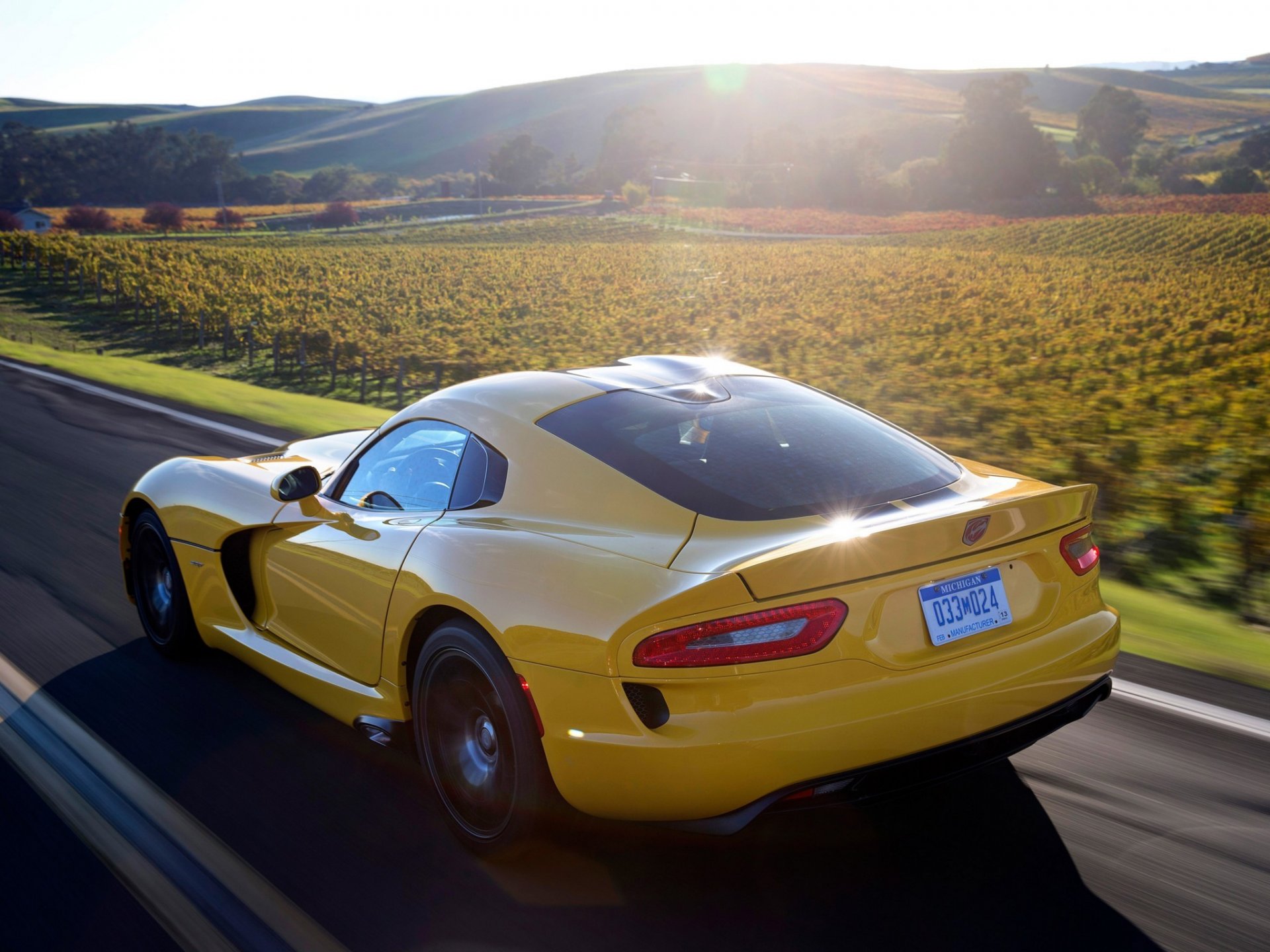 dodge viper srt gts retro luce sole abbagliamento strada campo