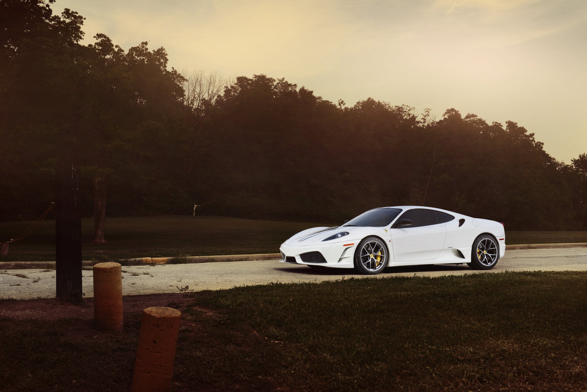 ferrari f430 scuderia blanco puesta de sol ferrari f430 scuderia carretera árboles pilares cable cielo noche