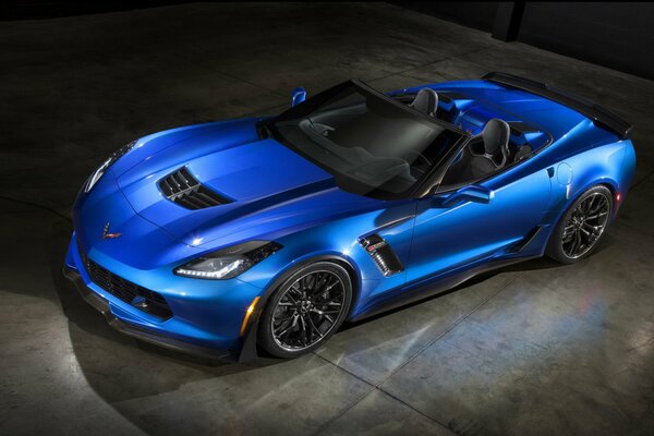 Auto blu chevrolet corvette