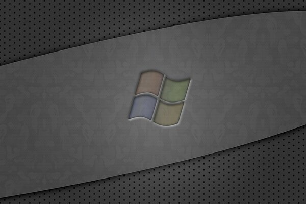 Logo Windows multicolore su sfondo grigio metallo spazzolato