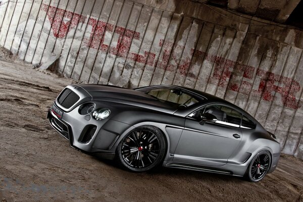 Bentley Continental in grigio