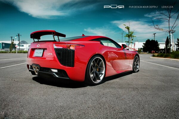 The cool back of the Lexus from the regnfaye project