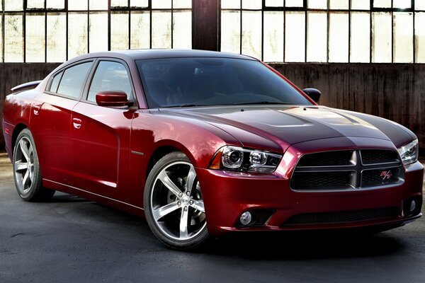 Coche rojo Dodge Charger vista frontal