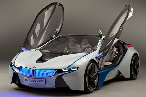 BMW-Prototyp mit offenen Türen