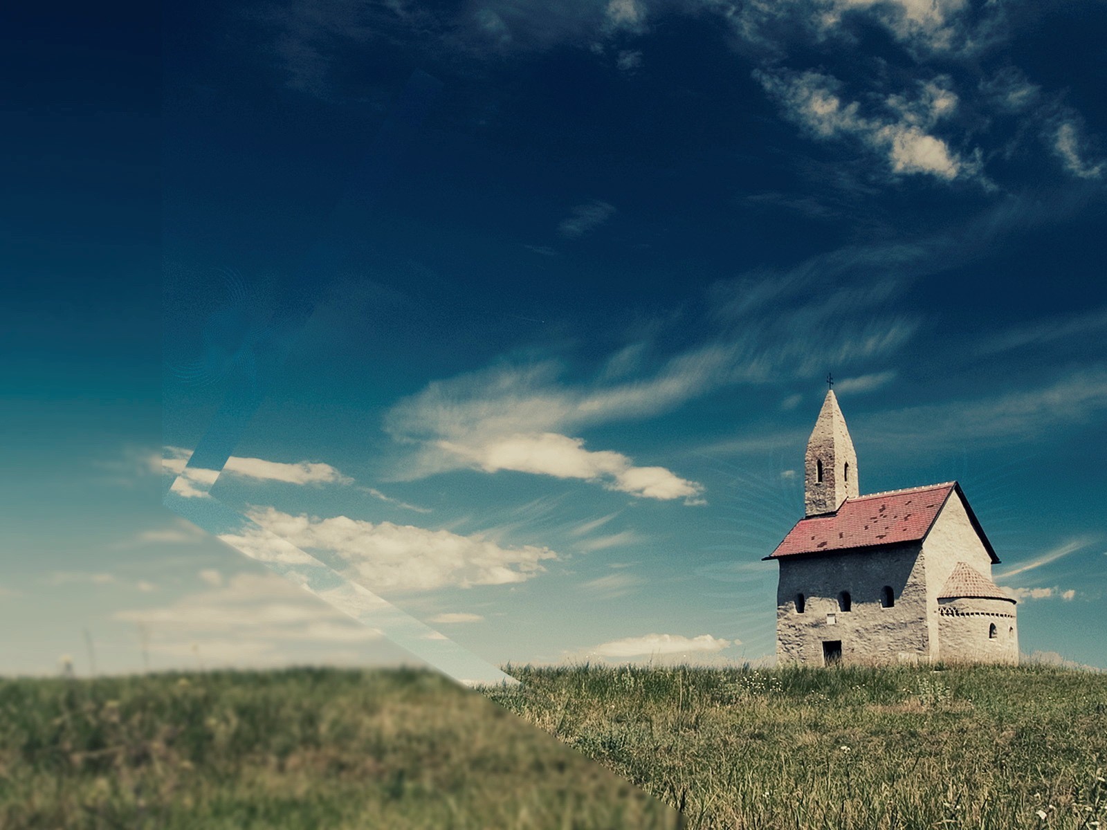 erba campo nuvole cielo chiesa