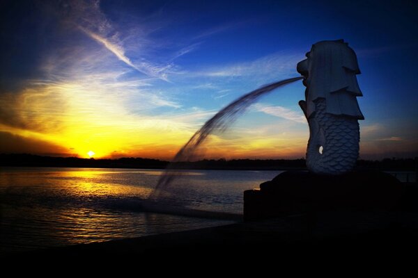 Merlion singapore statue with fountain