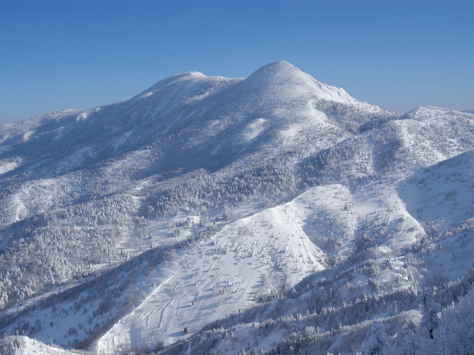 japon montagne yokote neige hiver pente bleu