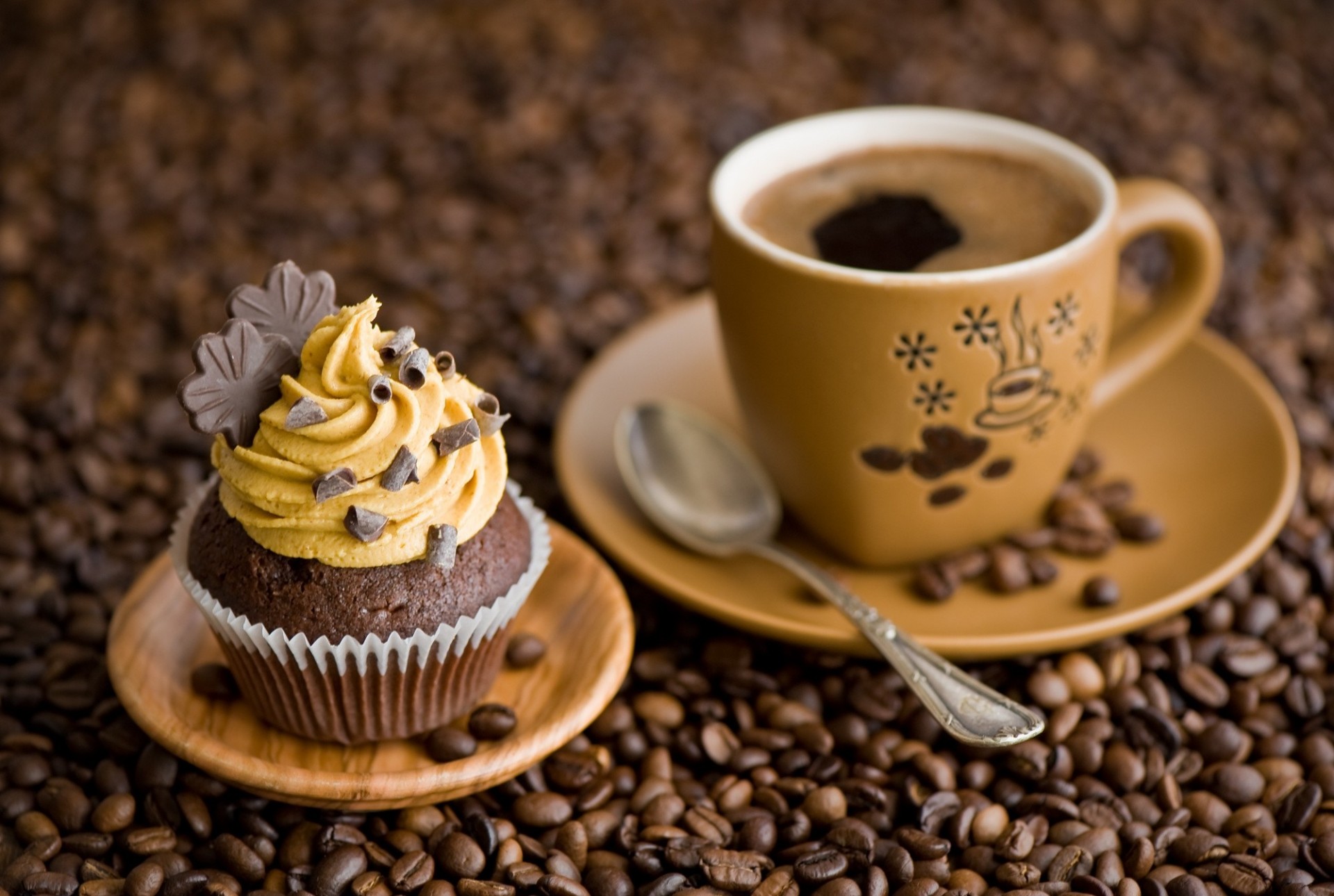 aucer cake chocolate coffee cream cup