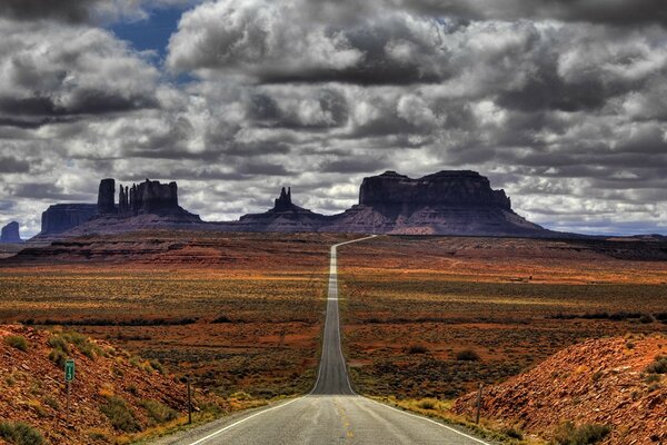 The highway leading to the mountains