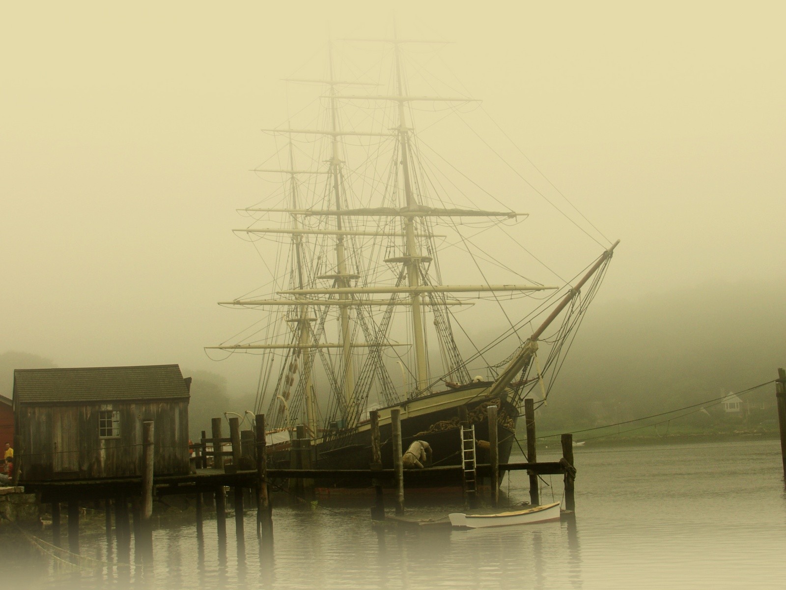 segelboot liegeplatz nebel