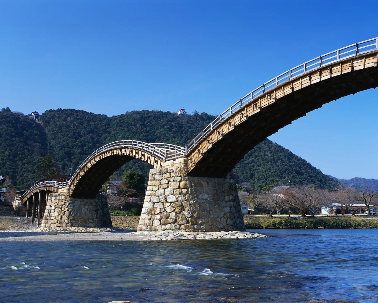 giappone ponte fiume