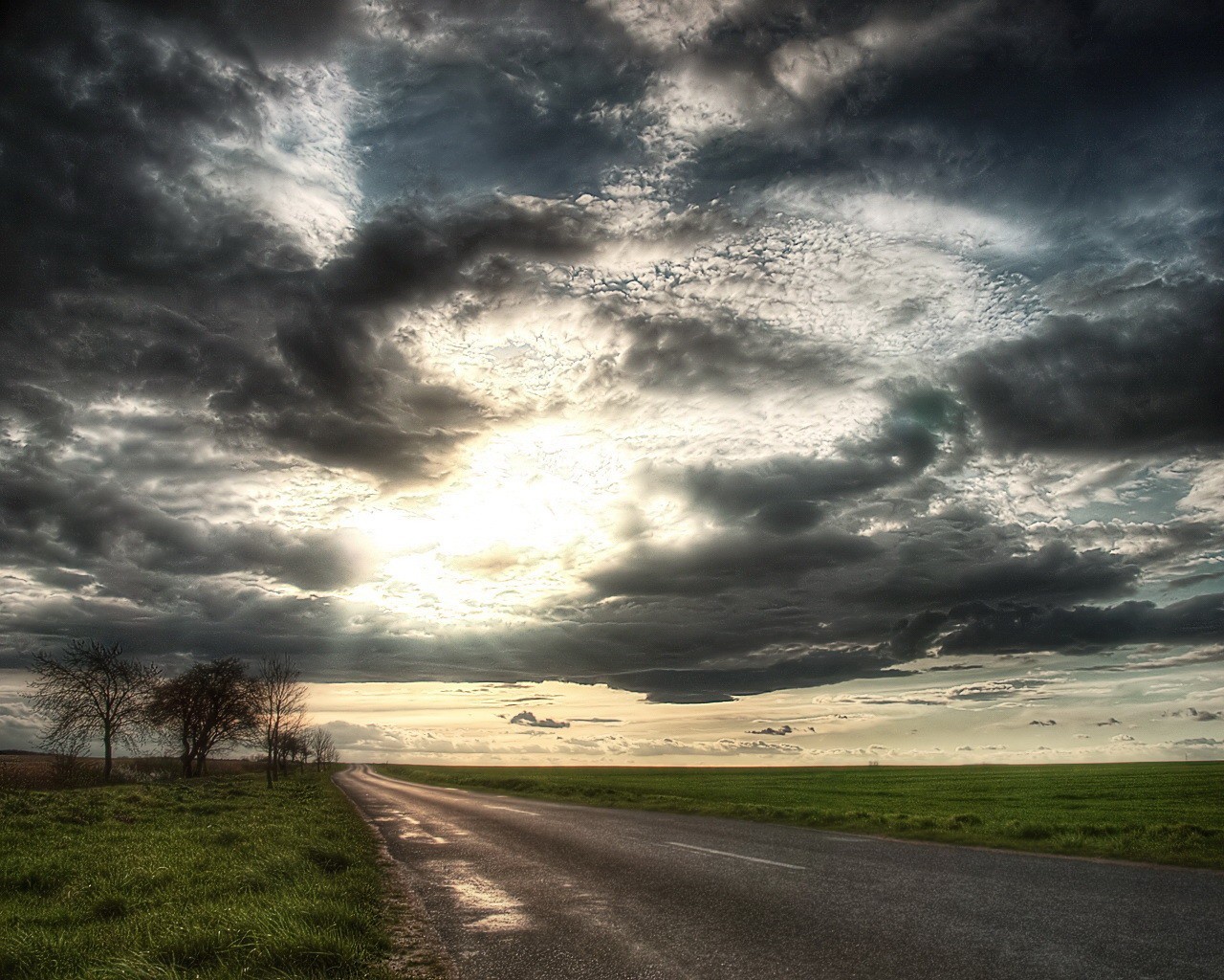 camino campo nubes sol